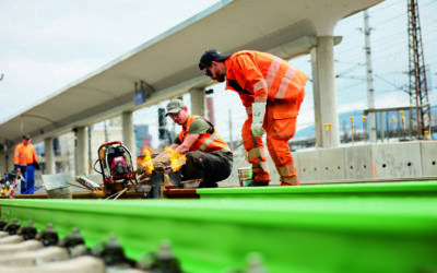 Voestalpine instala el primer raíl ferrovario producido con hidrógeno verde de Austria