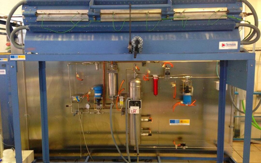 Un equipo de la Universidad de Sevilla ha diseñado un modelo que convierte residuos de naranjas en hidrógeno